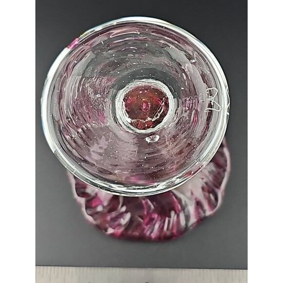Signed CAS Chris Smith West Virginia Art Glass, Cranberry Bud Vase, Flower Shape - Picture 6 of 9